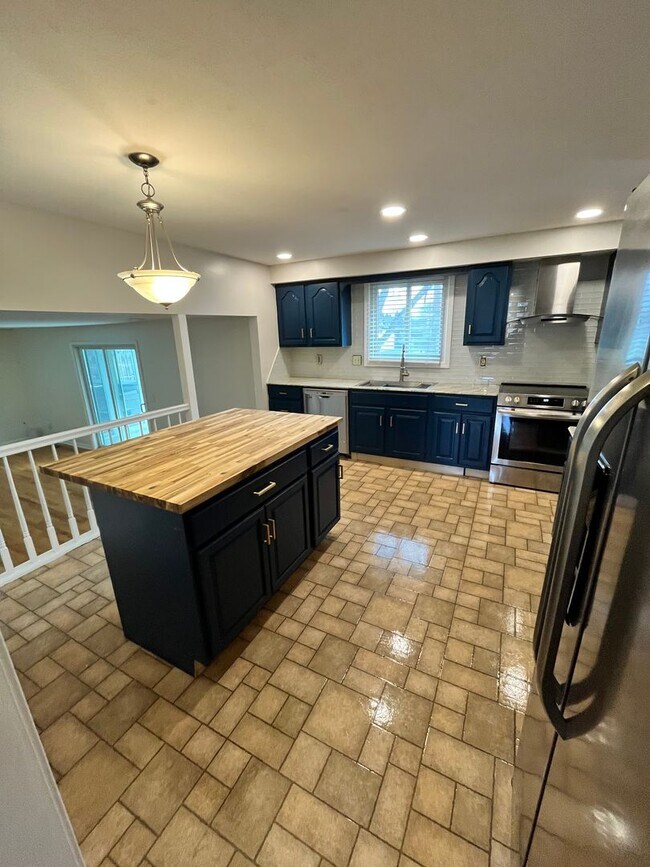 Foto del edificio - 3 Bedroom Single Family Home in Liverpool