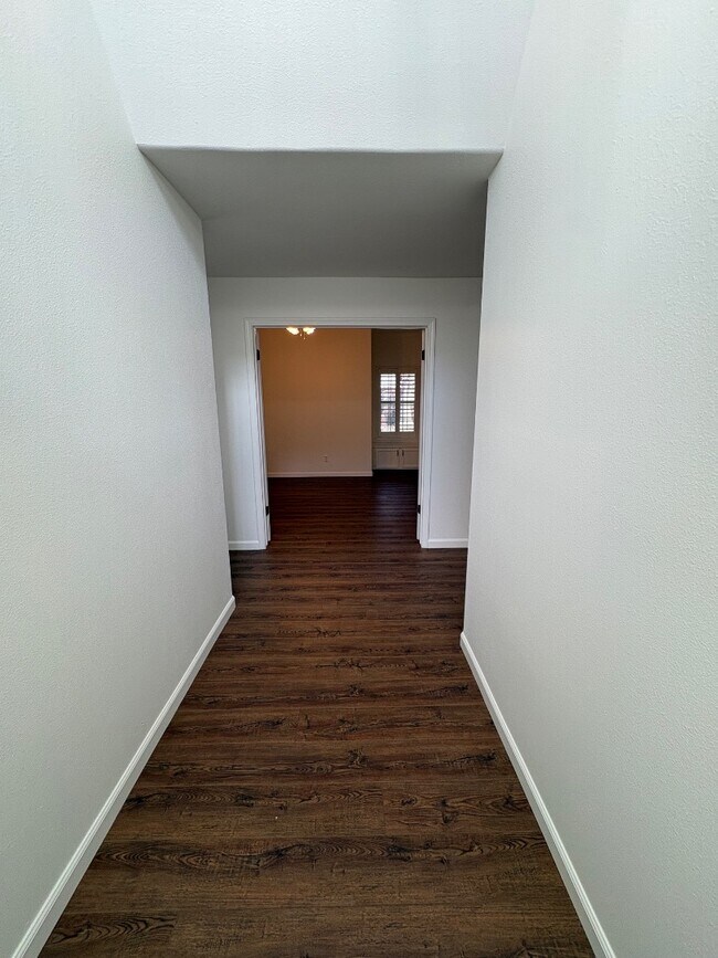 Foto del edificio - 697 Cromwell Ave