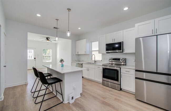 Foto del edificio - 8316 Peachtree St