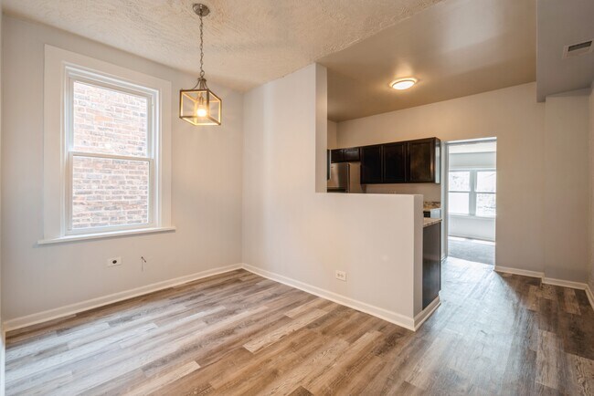 Foto del edificio - 425 E 41st St