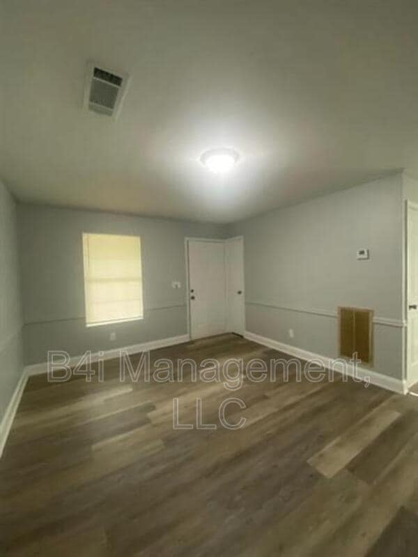 Building Photo - 141 Garfield St