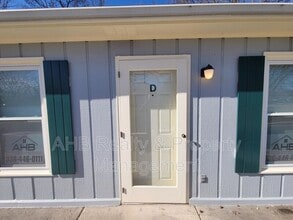 Building Photo - 309 Somers Ave