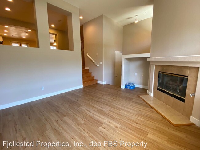 Building Photo - 3 br, 2.5 bath House - 7750 Via Francesco #6
