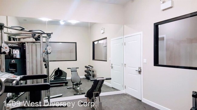 Foto del edificio - 1409 W Diversey Pkwy