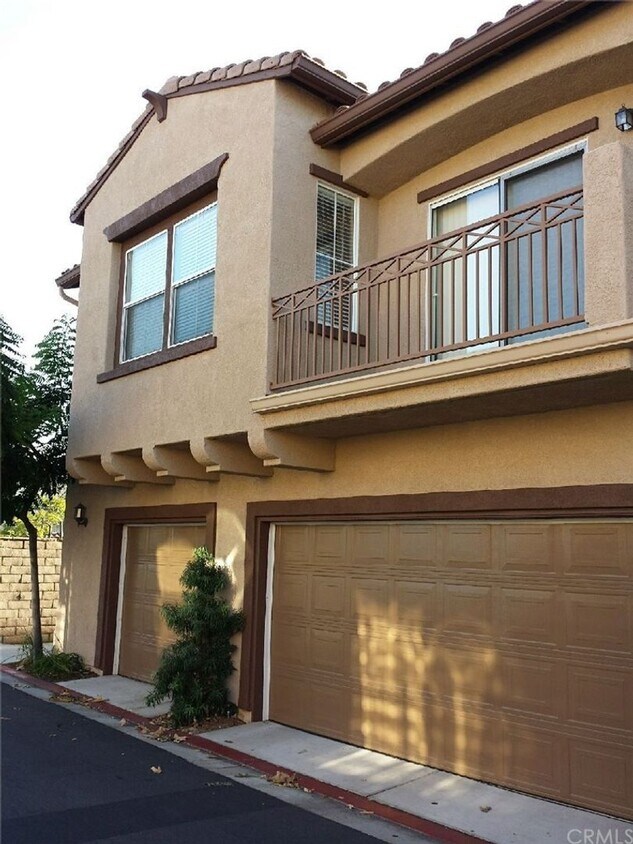 Primary Photo - Charming Corner Unit in Oceanside