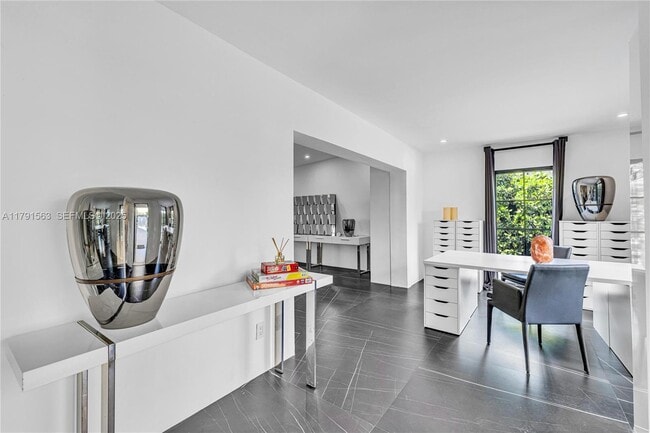 Foto del edificio - 560 NW 116th Terrace