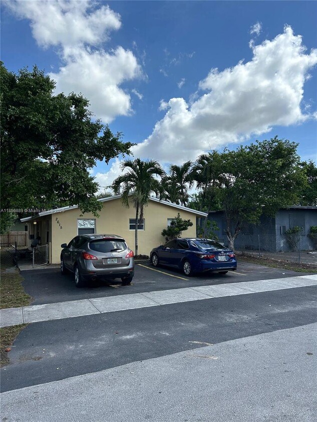 Primary Photo - 2615 NW 13th Ct