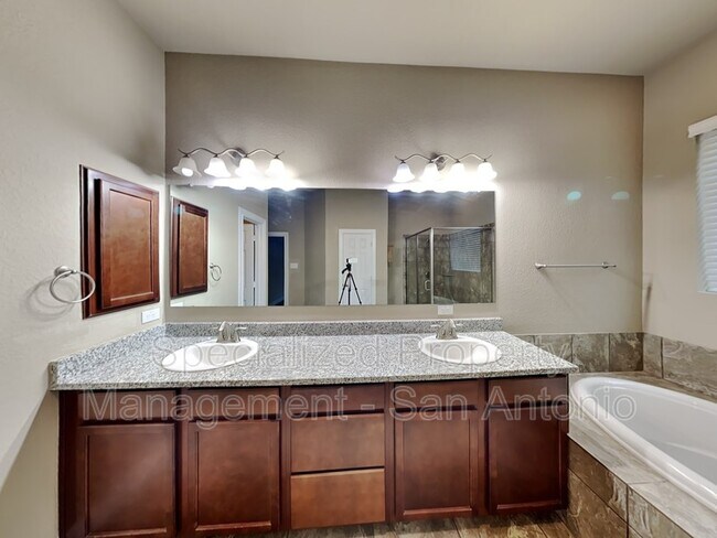Building Photo - 3419 Cherokee Cove