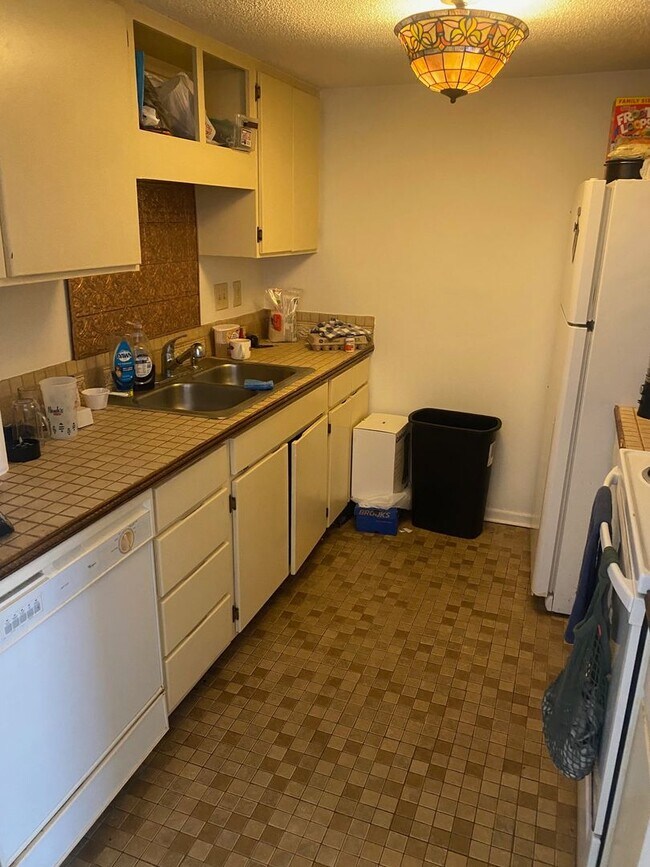 Photo - Gillespie Apartment