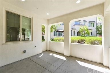 Building Photo - 35 Adelfa St