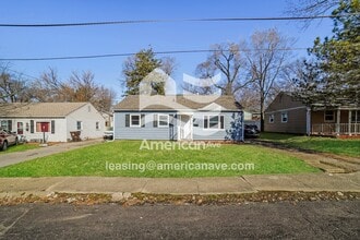 Building Photo - 823 W Bartlett Ct