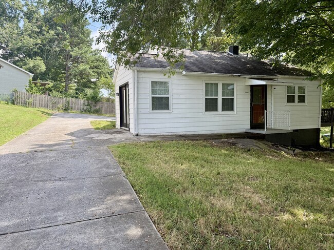 Foto del edificio - 1606 Tuckaleechee Pike