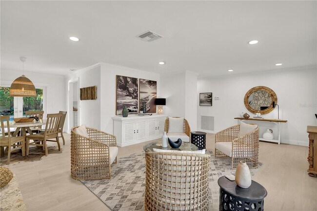 Building Photo - 1945 Anglers Cove