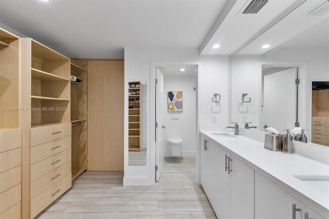 Foto del edificio - 177 Ocean Ln Dr
