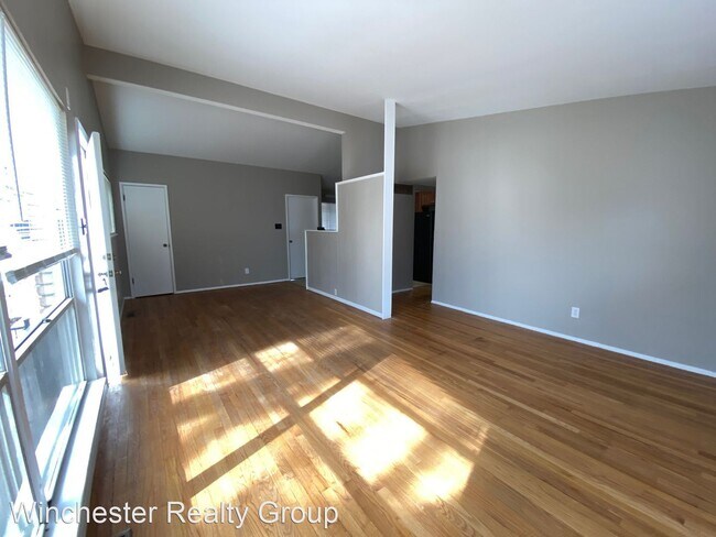 Foto del edificio - 3 br, 1 bath House - 585 Versailles Dr