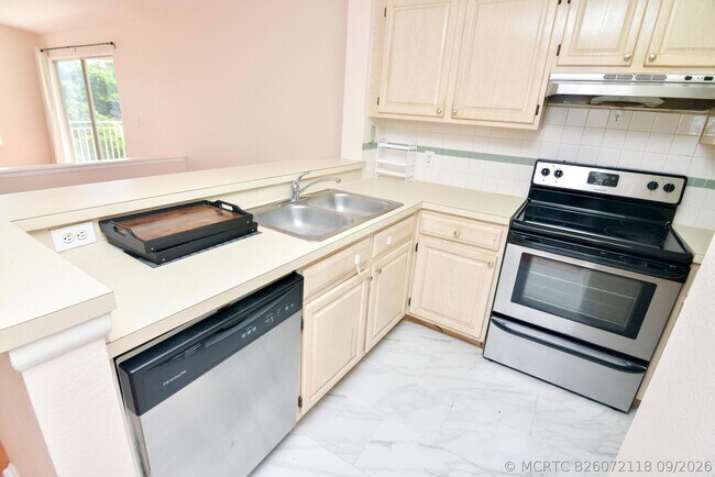 Building Photo - 1845 Palm Cove Blvd