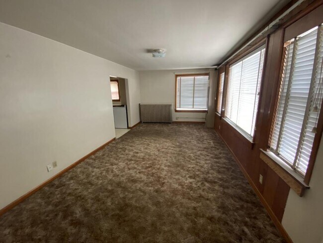 Building Photo - 4435 SE Belmont #2