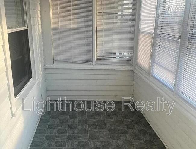 Building Photo - 6247 Monroe Ave