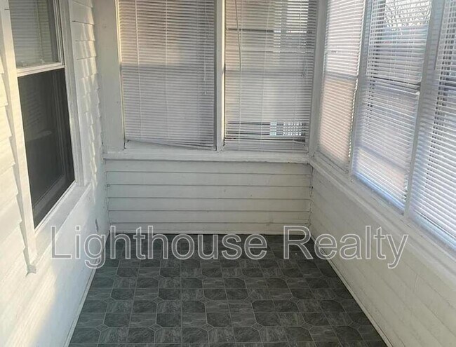 Foto del edificio - 6247 Monroe Ave