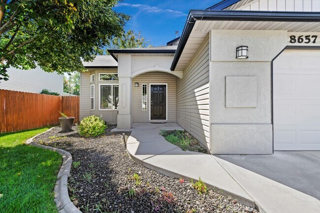 Building Photo - 8657 W Casa Grande Ct