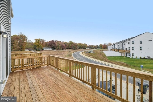 Building Photo - 8816 Selby Ct