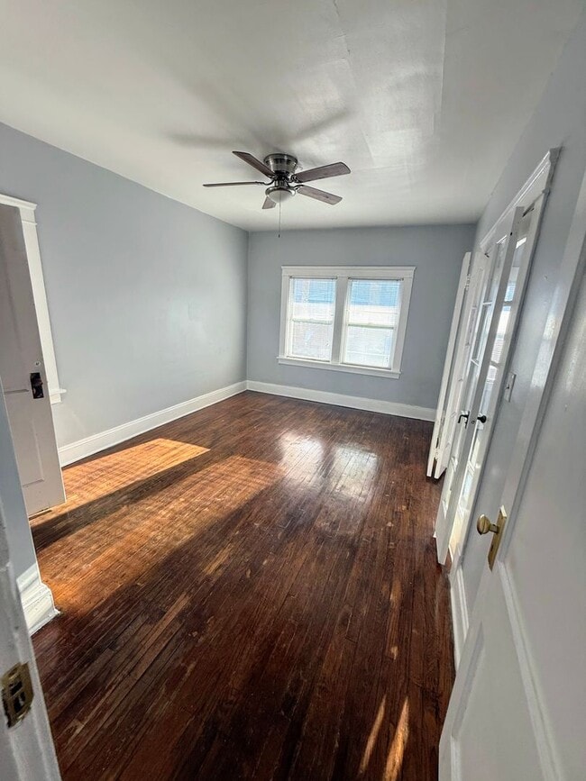 Building Photo - Welcome to your new home in the heart of Cleveland