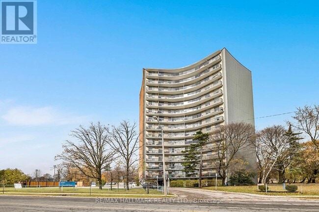 Photo du bâtiment - 4340 Bloor St W