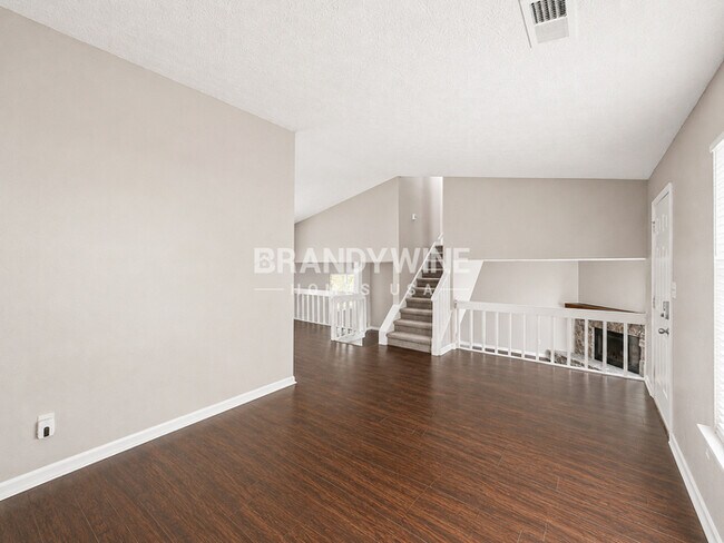 Foto del edificio - 5196 Brough Ln
