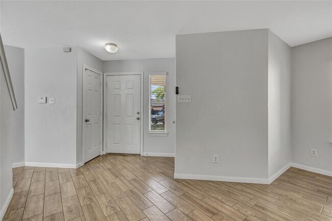 Foto del edificio - 2927 Cypress Island Dr