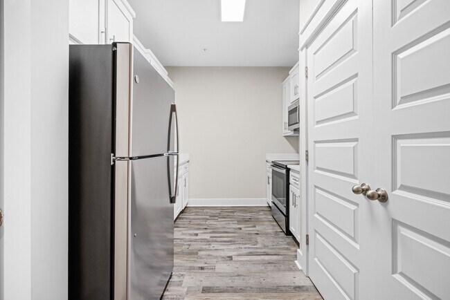 NEW 1BR Kitchen - Maple on Melody
