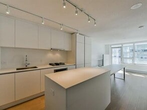 Building Photo - 908 Quayside Dr