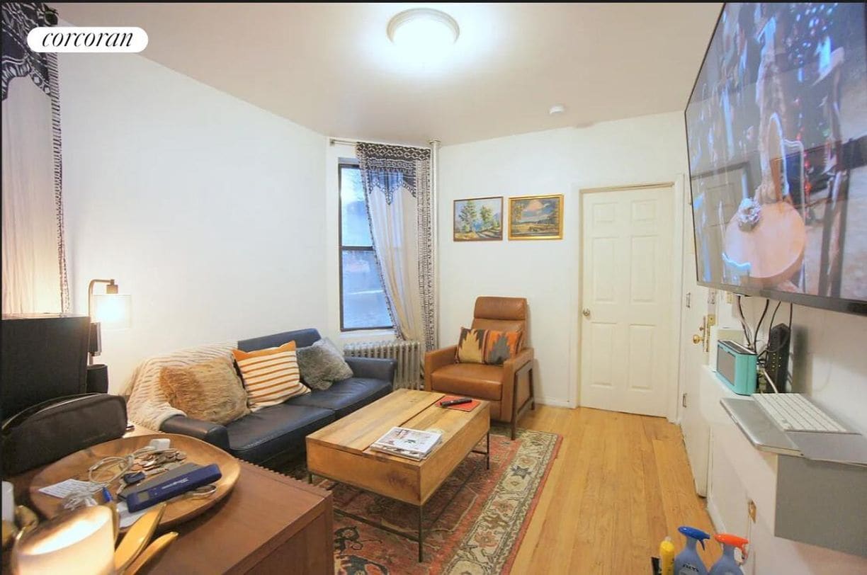 Primary Photo - 313 W 114th St