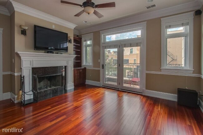 Foto del edificio - 3021 N Southport Ave