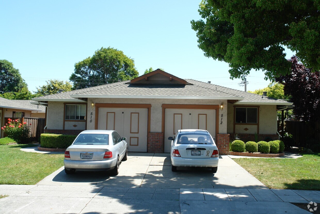 Foto del edificio - 510-512 Northlake Dr
