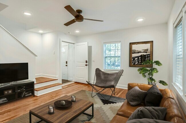 Foto del edificio - 406 S Columbia Dr