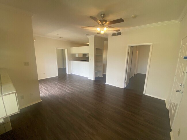 Building Photo - 7900 Bissonnet St