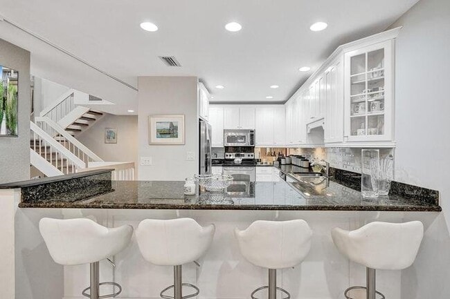 Foto del edificio - 702 St Albans Dr