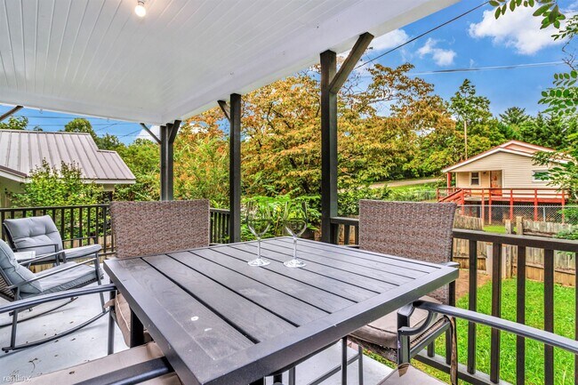Foto del edificio - 3 br, 2 bath House - 122 Fountain Way