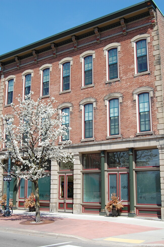Steetview - 74 W Front St