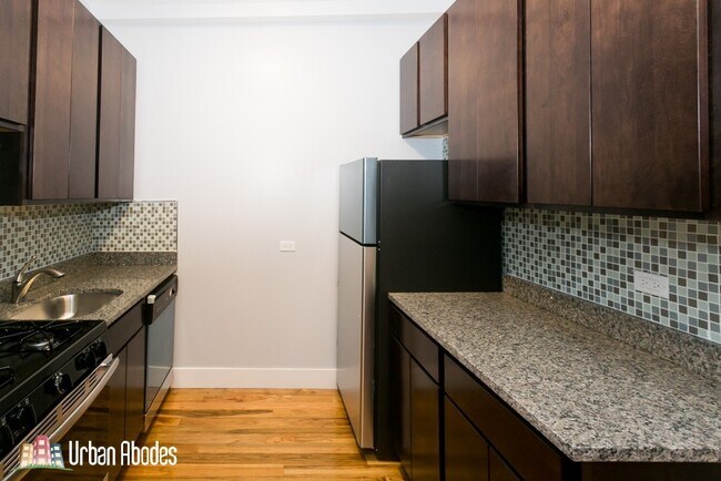 Foto del edificio - 4847 N Damen Ave