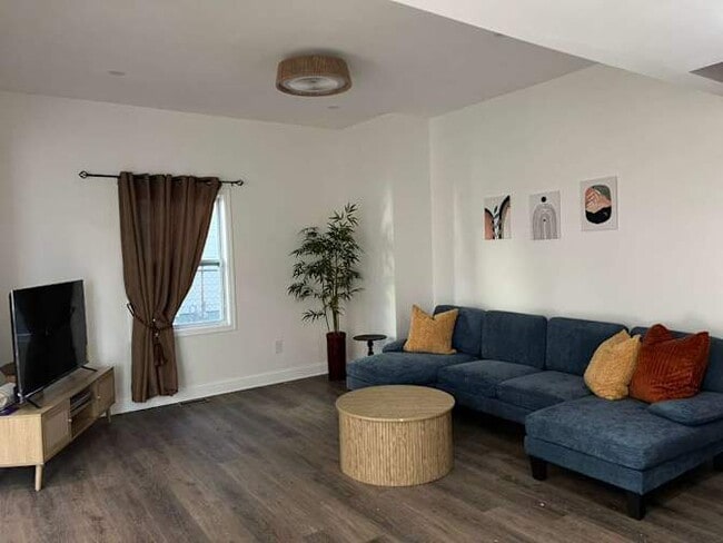 Foto del edificio - 2827 E 5th Ave