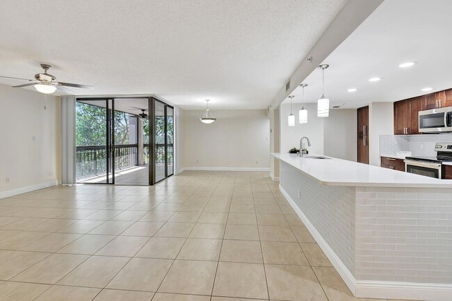 Building Photo - 820 Lavers Cir