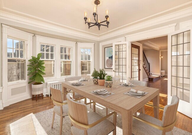 Foto del edificio - 4034 N Downer Ave