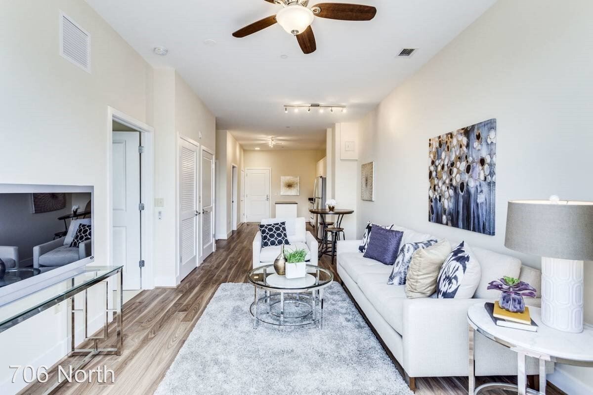 Foto principal - 706 N Washington St