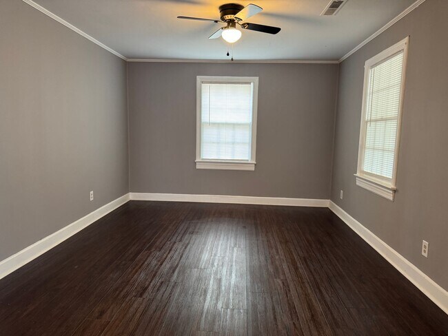 Foto del edificio - 709 E Vernon Ave
