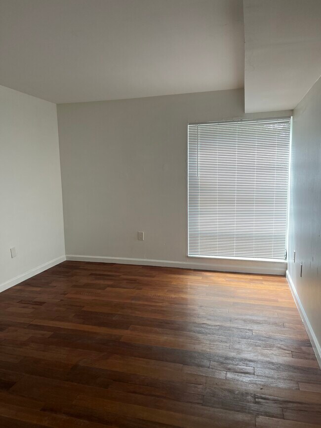 Building Photo - 9020 SW 125th Ave