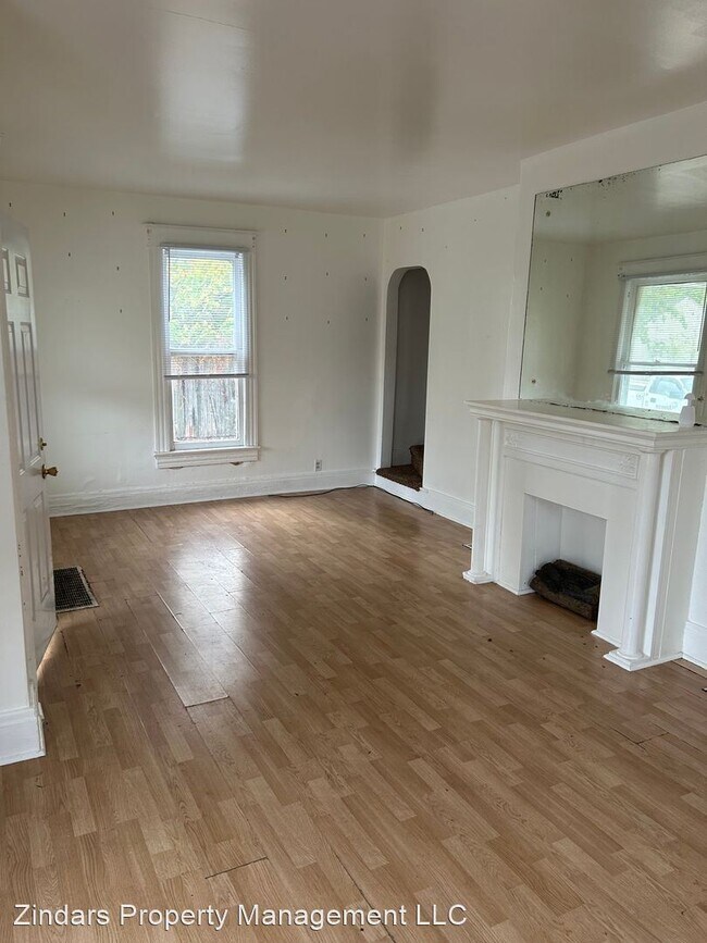 Building Photo - 3 br, 1 bath House - 33 South Alexander St...