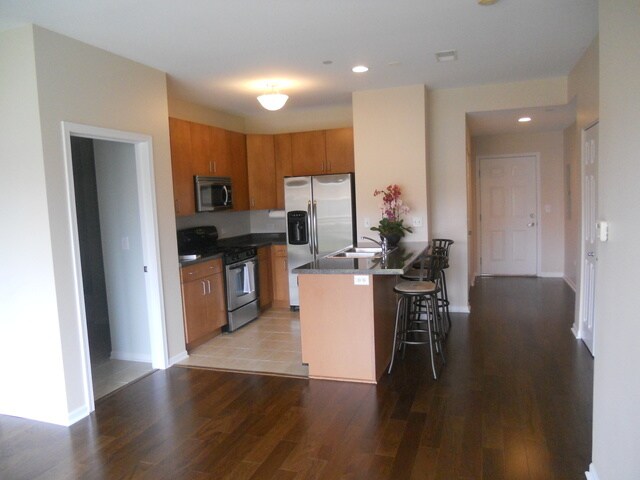 Building Photo - 5100 W 96th St