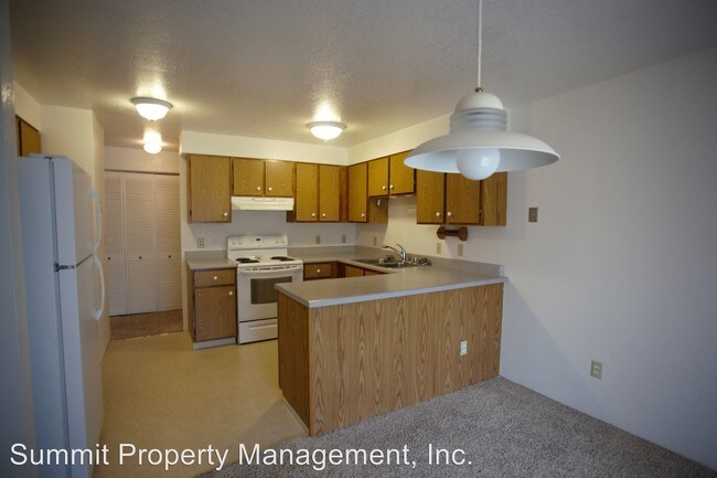 Foto del edificio - 2720 Crystal Ct
