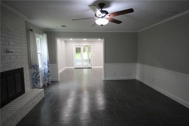 Building Photo - 238 Amour Way SW